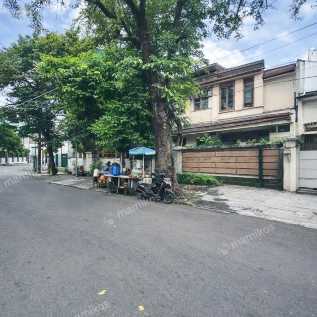 Rumah Sertifikat SHM 5 Kamar Tidur 5 Kamar Mandi Kebayoran Baru Jakarta Selatan - Photo 5