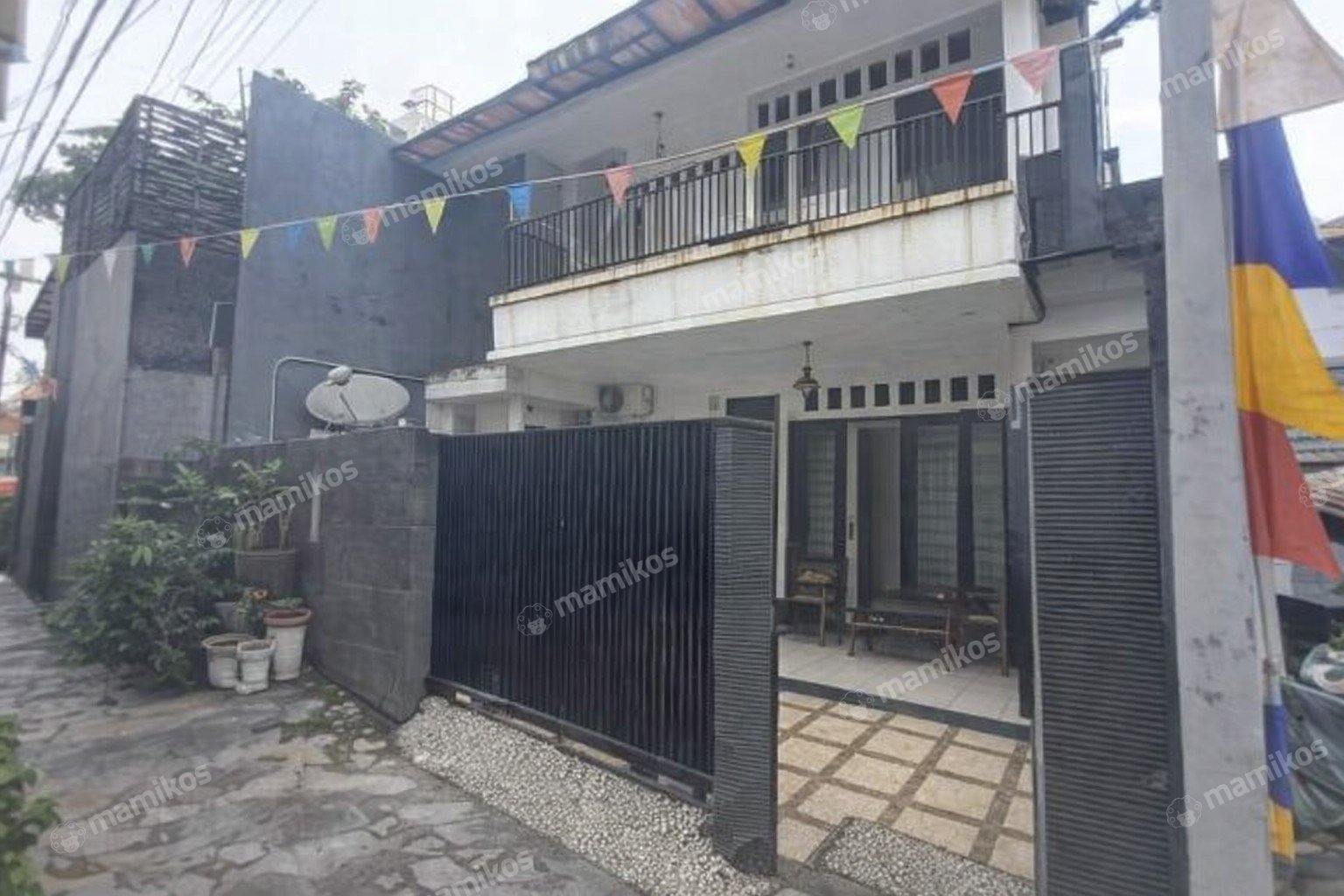 Rumah Sertifikat SHM 8 Kamar Tidur 5 Kamar Mandi Gandaria Jakarta Selatan