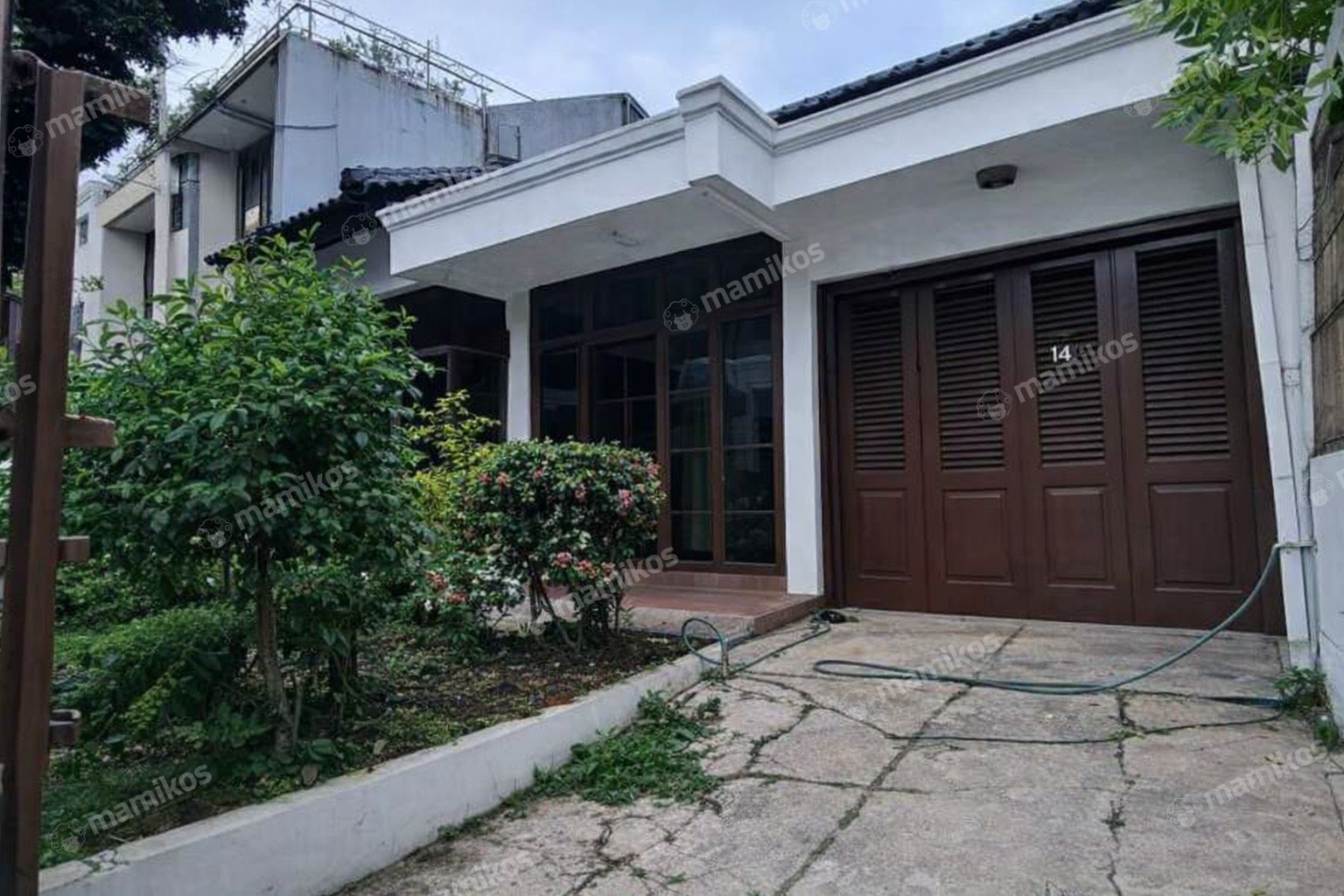 Rumah Sertifikat SHM 4 Kamar Tidur 3 Kamar Mandi Pondok Indah Jakarta Selatan