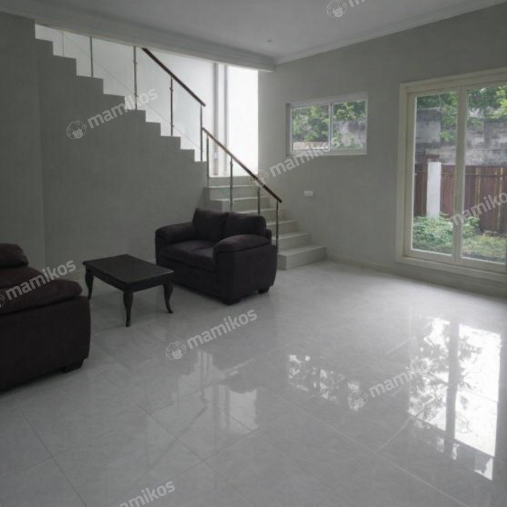 Rumah 4 Kamar Tidur 3 Kamar Mandi 2 Lantai Taman Surya Jakarta Barat - Photo 2