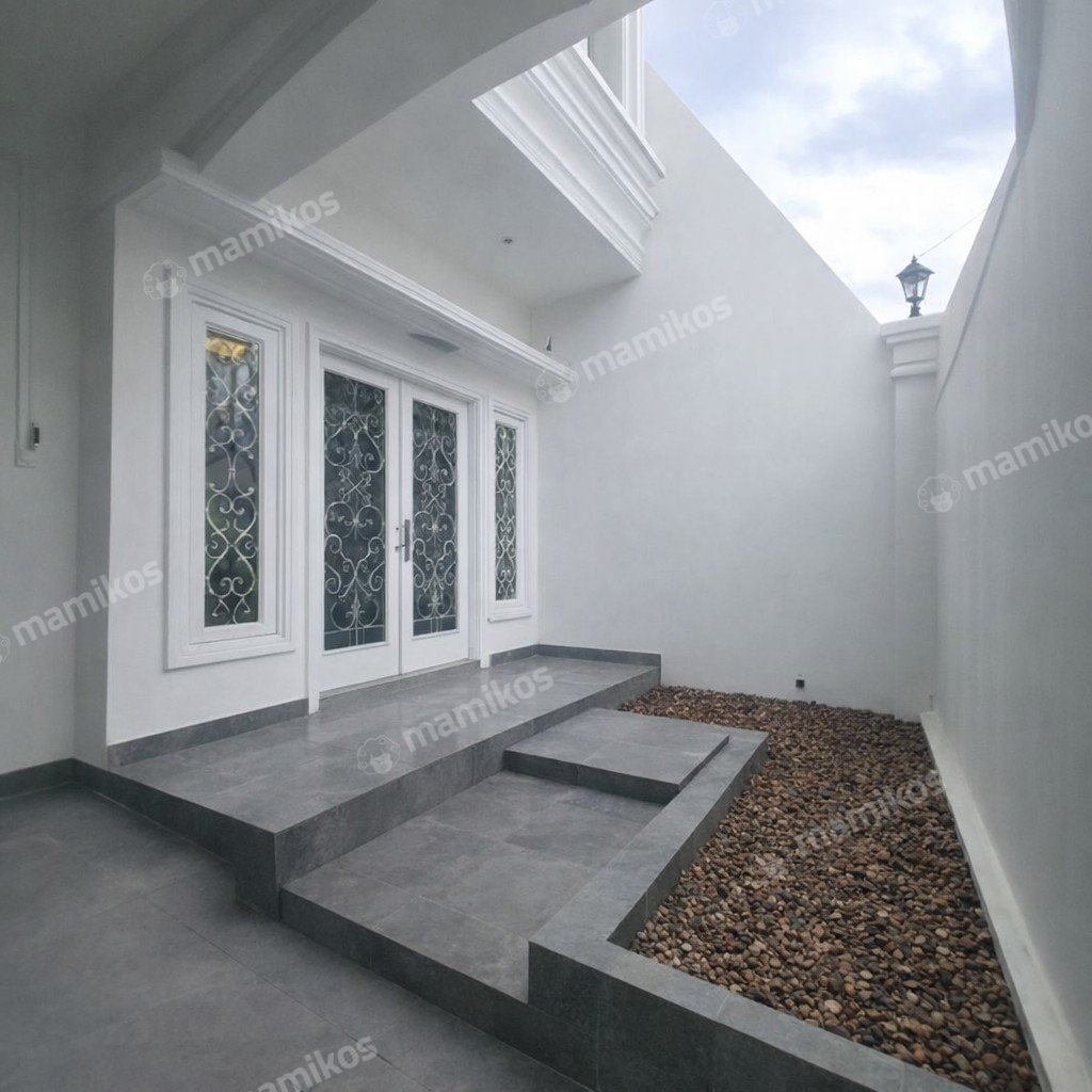 Rumah Baru Sertifikat SHM 5 Kamar Tidur Joglo Jakarta Barat - Photo 3
