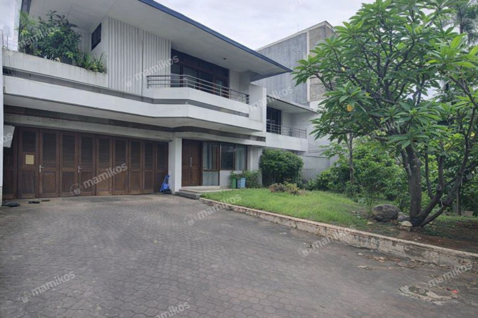 Rumah Sertifikat SHM 5 Kamar Tidur 4 Kamar Mandi Puri Indah Jakarta Barat