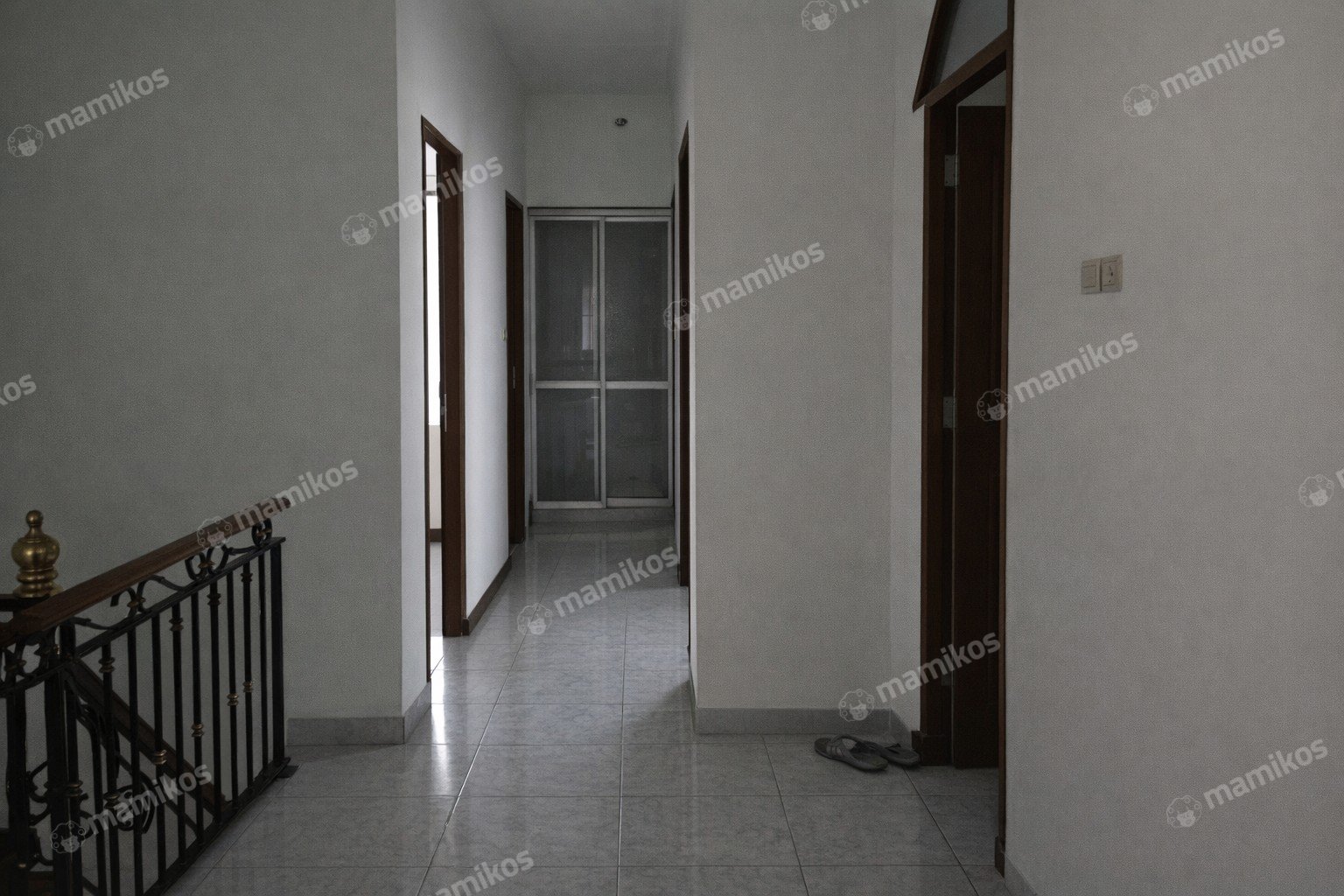 Rumah Sertifikat SHM 3 Kamar Tidur 3 Kamar Mandi Sunter Jakarta Utara - Photo 2