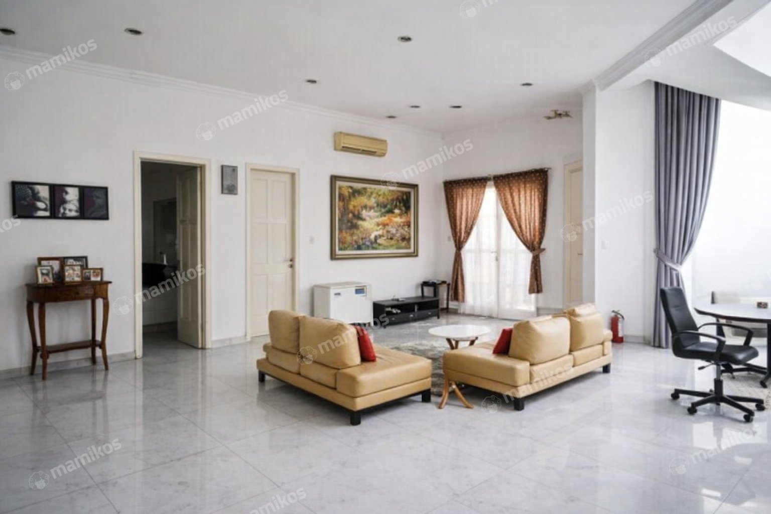Rumah Sertifikat SHM 4 Kamar Tidur 3 Kamar Mandi Kebon Jeruk Jakarta Barat