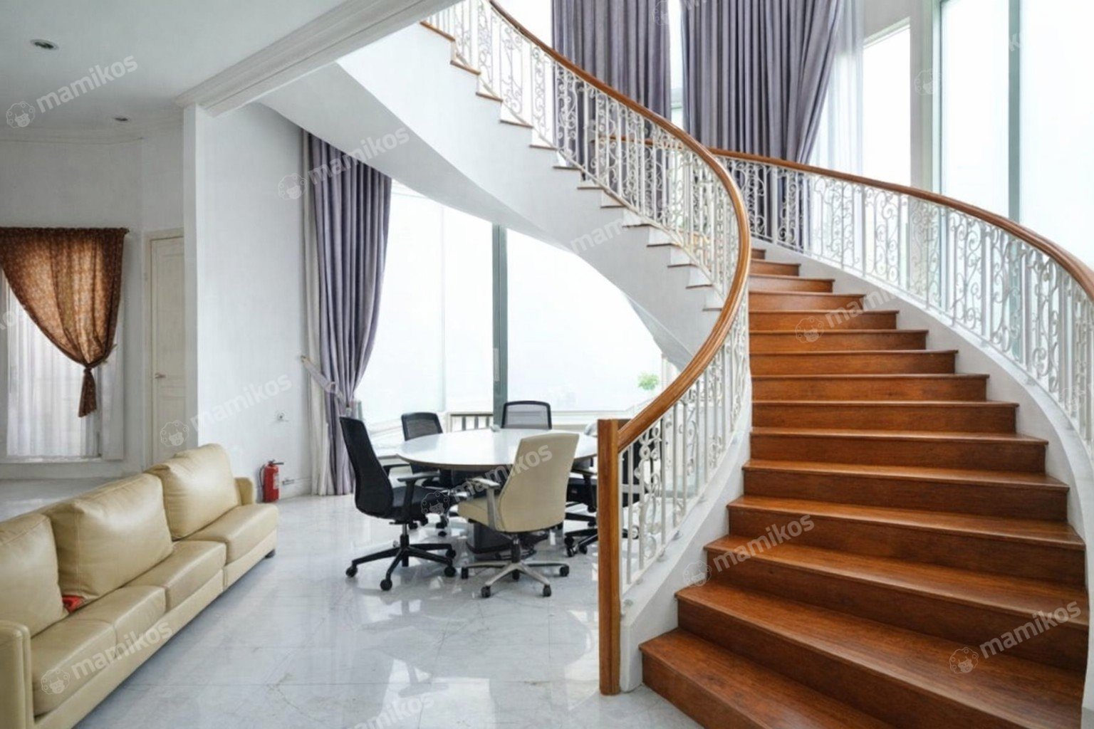 Rumah Sertifikat SHM 4 Kamar Tidur 3 Kamar Mandi Kebon Jeruk Jakarta Barat - Photo 2