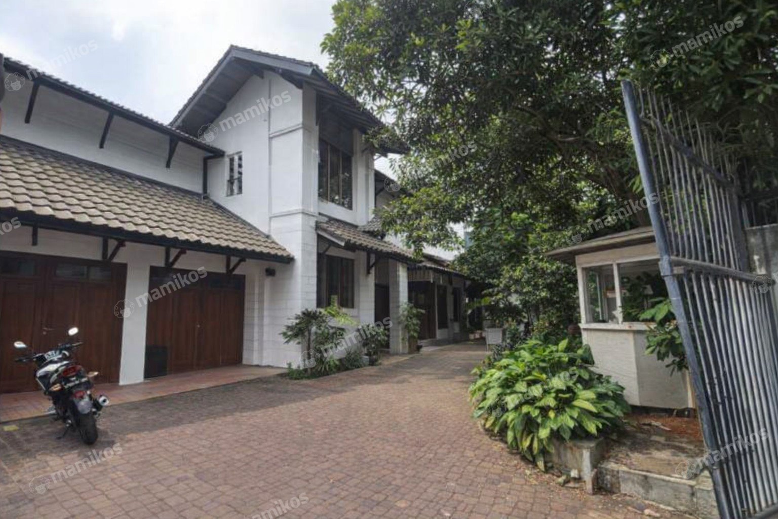 Rumah Sertifikat SHM 5 Kamar Tidur 5 Kamar Mandi Kemang Jakarta Selatan - Photo 2
