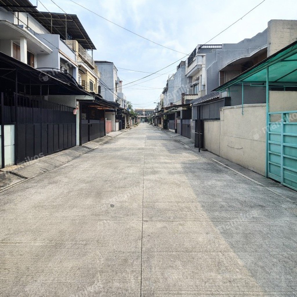 Rumah Sertifikat SHM 4 Kamar Tidur 2 Kamar Mandi Taman Ratu Jakarta Barat - Photo 2