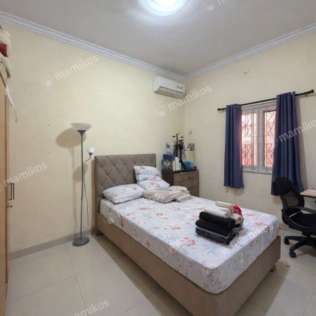 Rumah Sertifikat SHM 4 Kamar Tidur 2 Kamar Mandi Taman Ratu Jakarta Barat - Photo 5