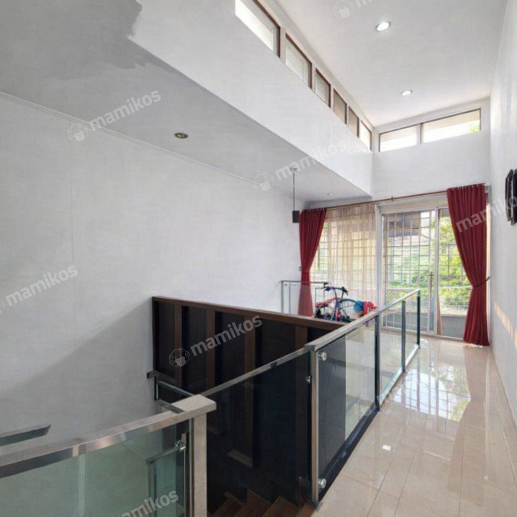 Rumah Sertifikat HGB 4 Kamar Tidur 4 Kamar Mandi Permata Buana Jakarta Barat - Photo 5