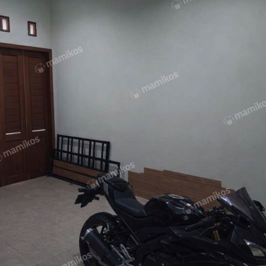 Rumah Sertifikat SHM 6 Kamar Tidur 5 Kamar Mandi Duren Sawit Jakarta Timur - Photo 2