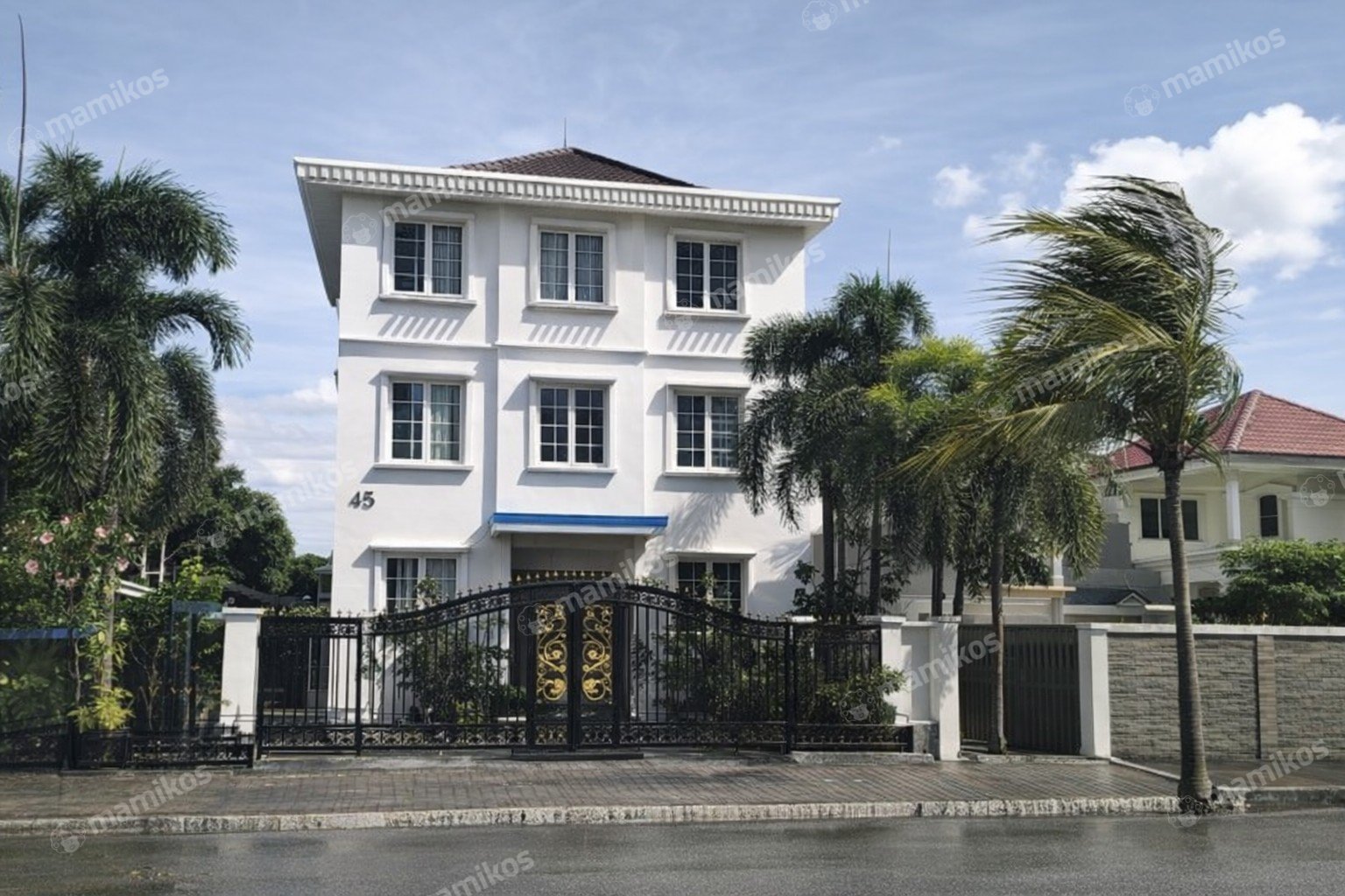 Rumah Sertifikat SHM 4 Kamar Tidur 4 Kamar Mandi Pantai Indah Kapuk Jakarta Utara