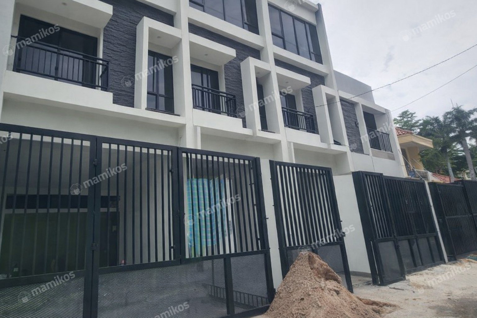 Rumah Sertifikat SHM 3 Kamar Tidur 3 Kamar Mandi Duri Kepa Jakarta Barat