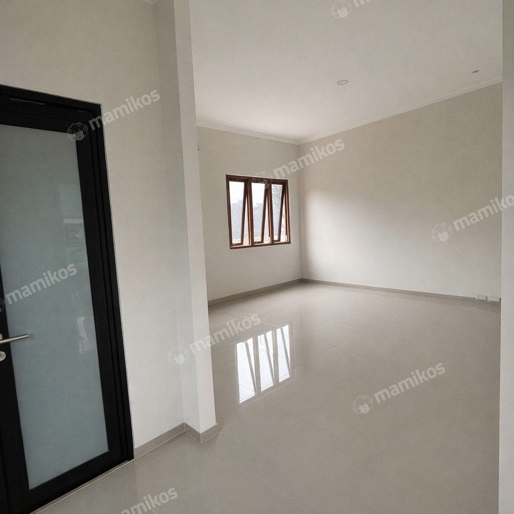Rumah Sertifikat SHM 6 Kamar Tidur 5 Kamar Mandi Cibubur Jakarta Timur - Photo 5