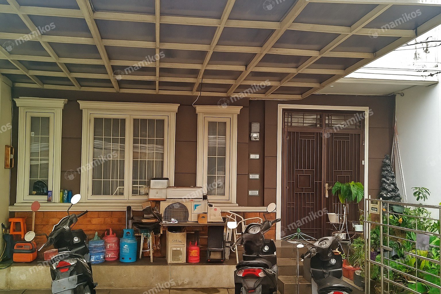 Rumah Sertifikat SHM 3 Kamar Tidur 3 Kamar Mandi Green Lake City Jakarta Barat