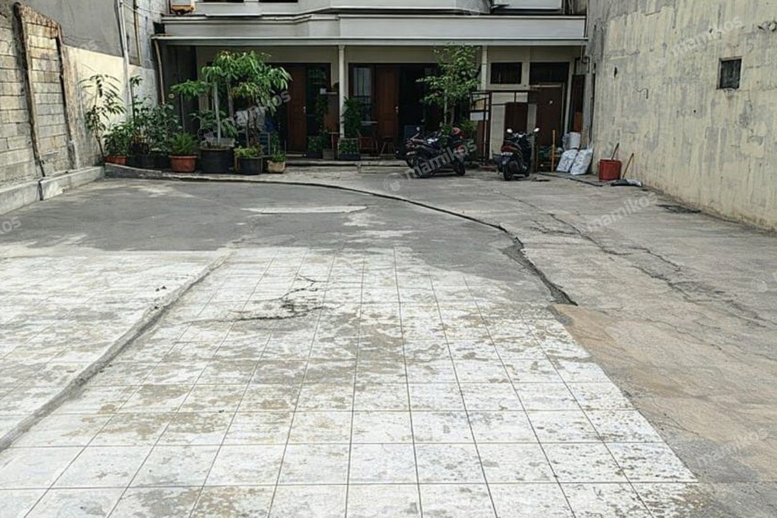 Rumah Sertifikat SHM 6 Kamar Tidur 6 Kamar Mandi Radio Dalam Jakarta Selatan