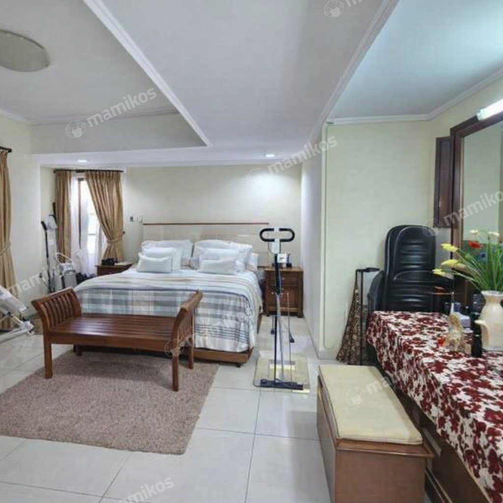 Rumah Sertifikat SHM 3 Kamar Tidur 3 Kamar Mandi Pulomas Jakarta Timur - Photo 2
