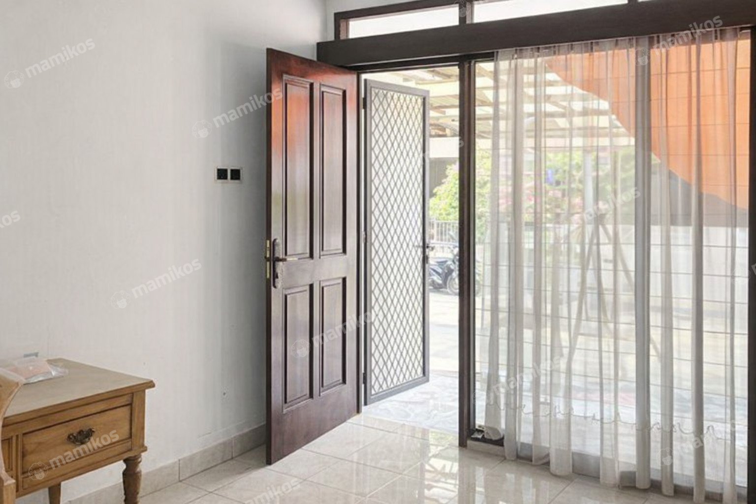 Rumah Sertifikat SHM 4 Kamar Tidur 3 Kamar Mandi Pondok Indah Jakarta Selatan