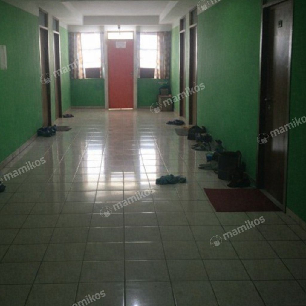 Rumah Sertifikat SHM 13 Kamar Tidur 18 Kamar Mandi Utan Kayu Jakarta Timur - Photo 2