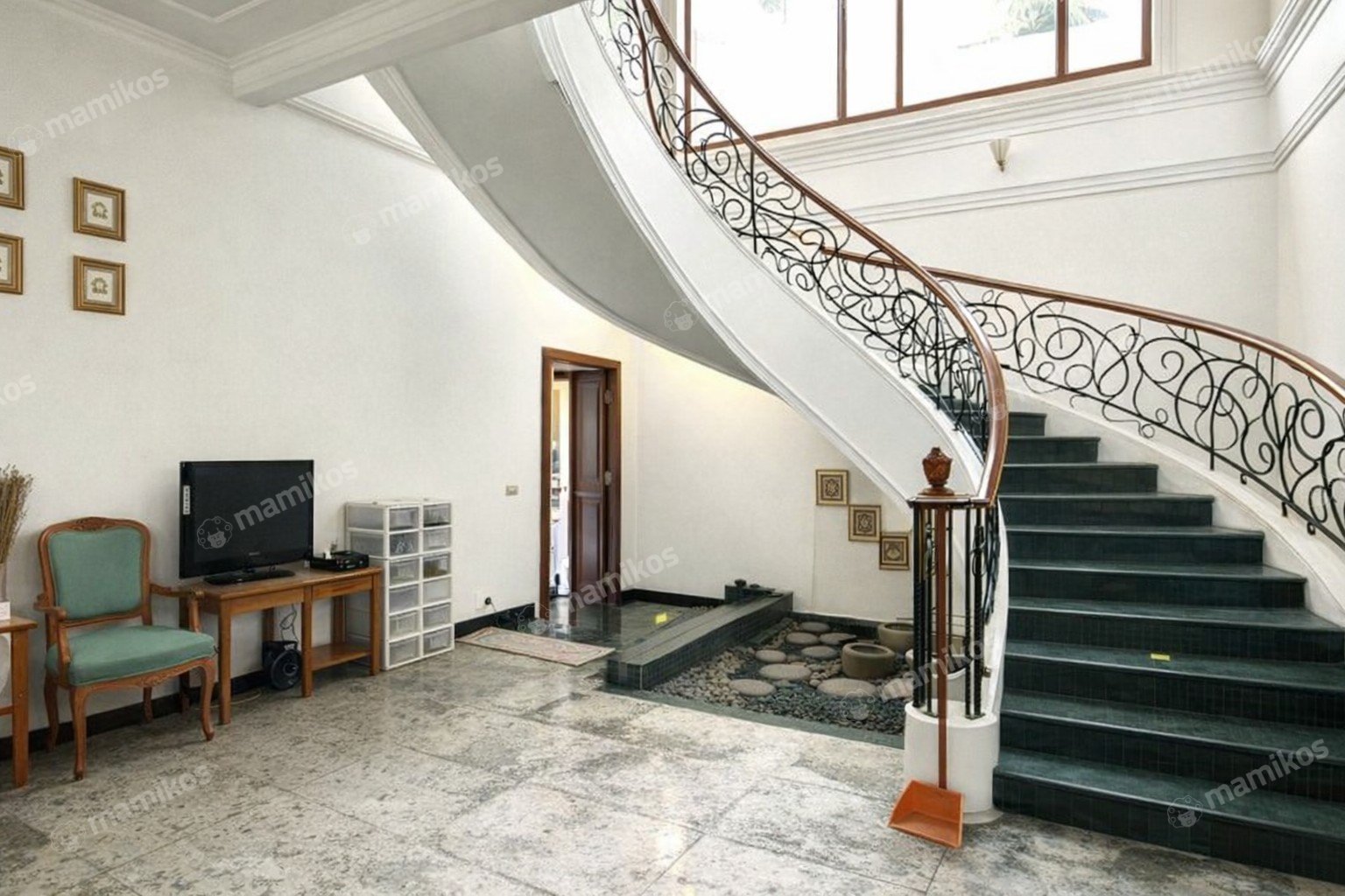 Rumah 5KT 4KM Intercon Jakarta Barat