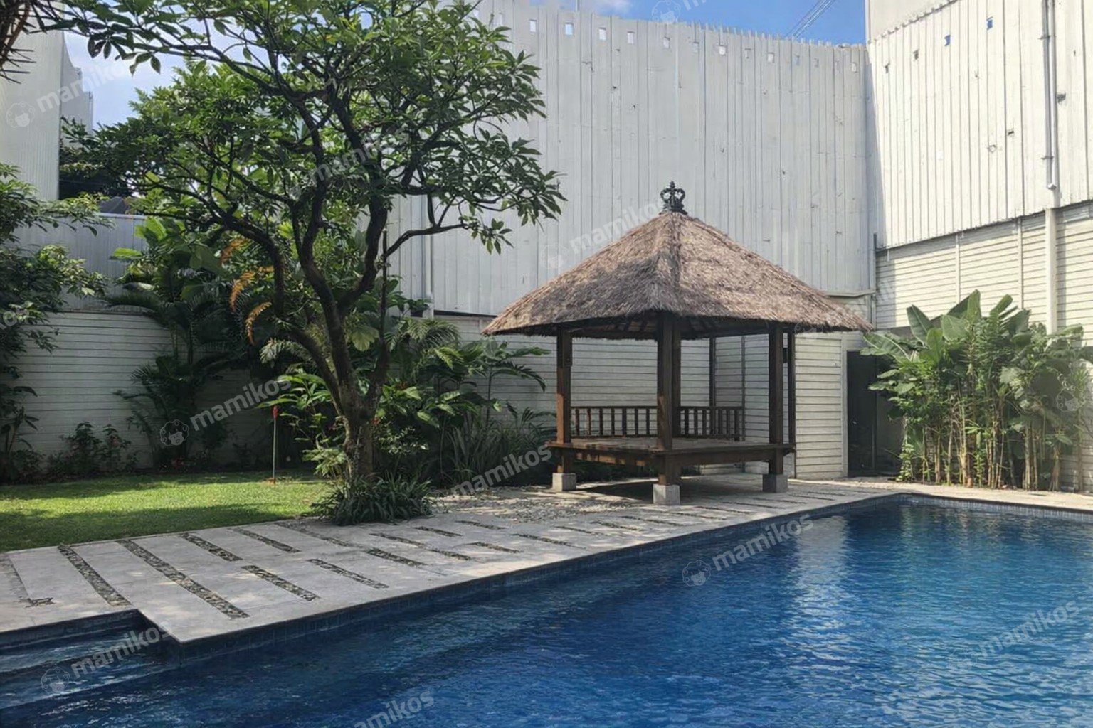 Rumah Sertifikat SHM 5 Kamar Tidur 5 Kamar Mandi Gandaria Jakarta Selatan