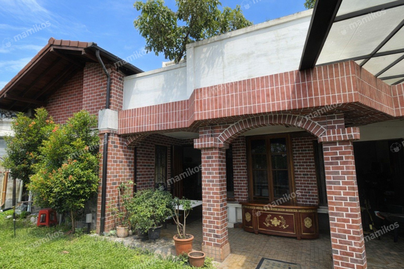 Rumah Sertifikat SHM 5 Kamar Tidur 4 Kamar Mandi Kemang Jakarta Selatan