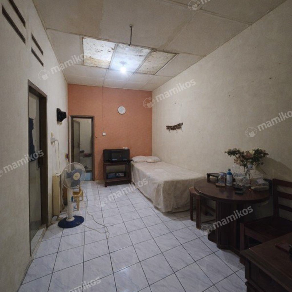 Rumah Sertifikat SHM 4 Kamar Tidur 2 Kamar Mandi Gandaria Jakarta Selatan - Photo 3