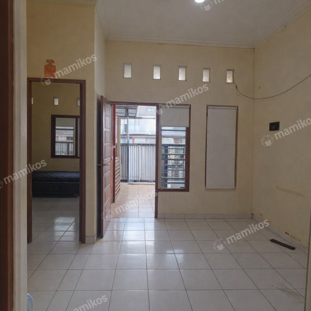 Rumah Sertifikat SHM 2 Kamar Tidur 1 Kamar Mandi Green Lake City Jakarta Barat - Photo 4
