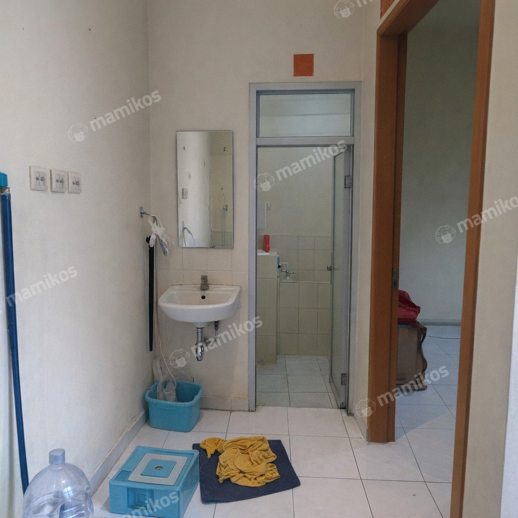Rumah Sertifikat SHM 2 Kamar Tidur 1 Kamar Mandi Green Lake City Jakarta Barat - Photo 5