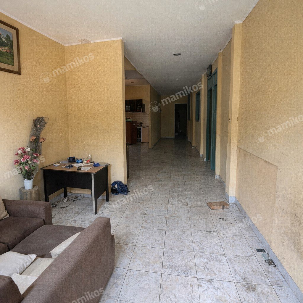 Rumah Sertifikat SHM 4 Kamar Tidur 2 Kamar Mandi Taman Surya Jakarta Barat - Photo 4