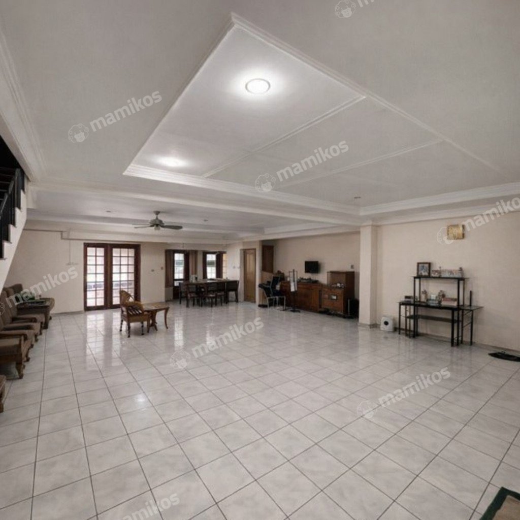 Rumah Sertifikat SHM 8 Kamar Tidur 5 Kamar Mandi Kebon Jeruk Jakarta Barat - Photo 3