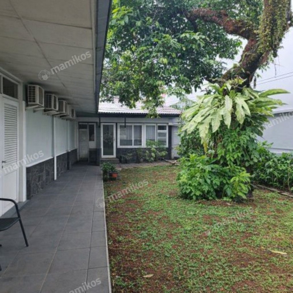 Rumah Sertifikat SHM 5 Kamar Tidur 5 Kamar Mandi Kebayoran Baru Jakarta Selatan - Photo 4