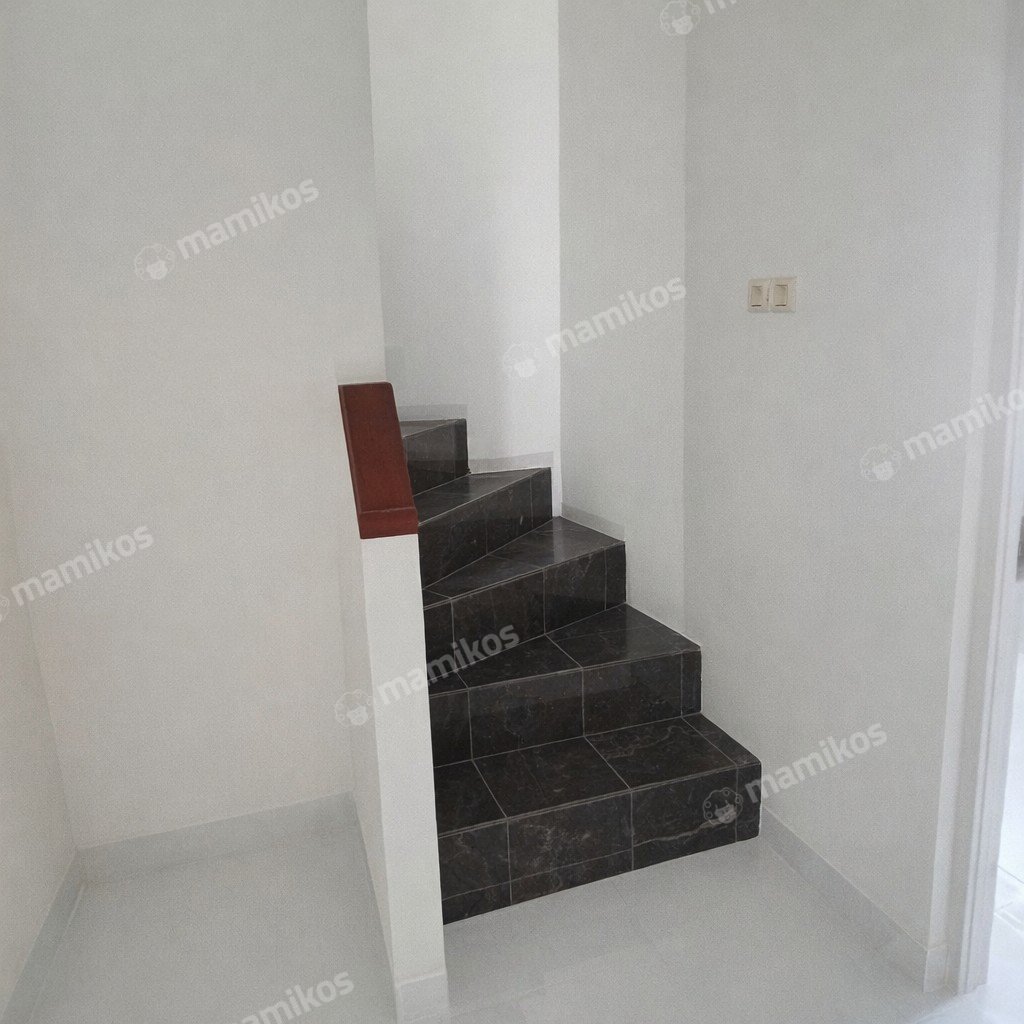 Rumah Sertifikat SHM 3 Kamar Tidur 2 Kamar Mandi Kota Wisata Jakarta Timur - Photo 5