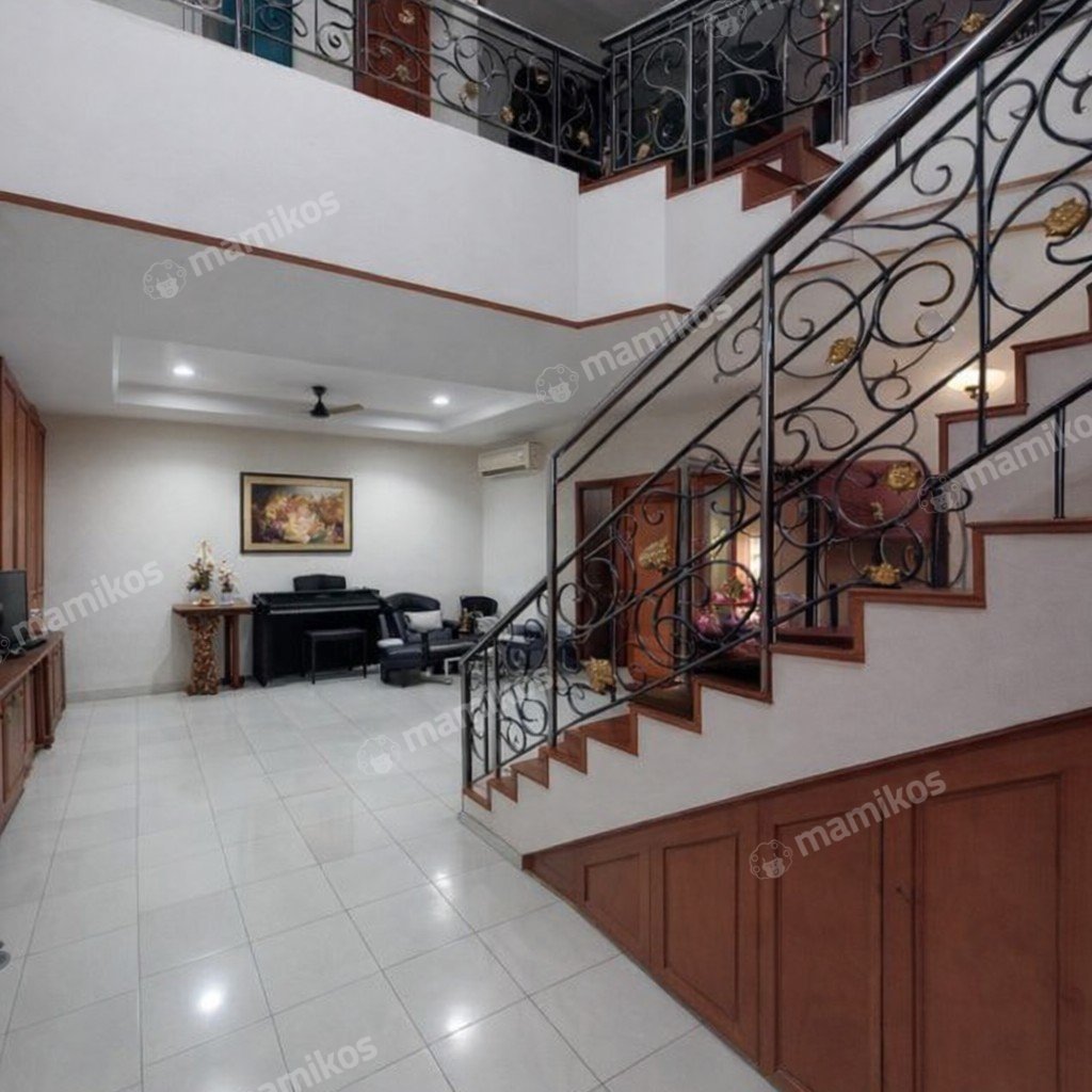 Rumah Sertifikat SHM 4 Kamar Tidur 2 Kamar Mandi Permata Buana Jakarta Barat - Photo 2