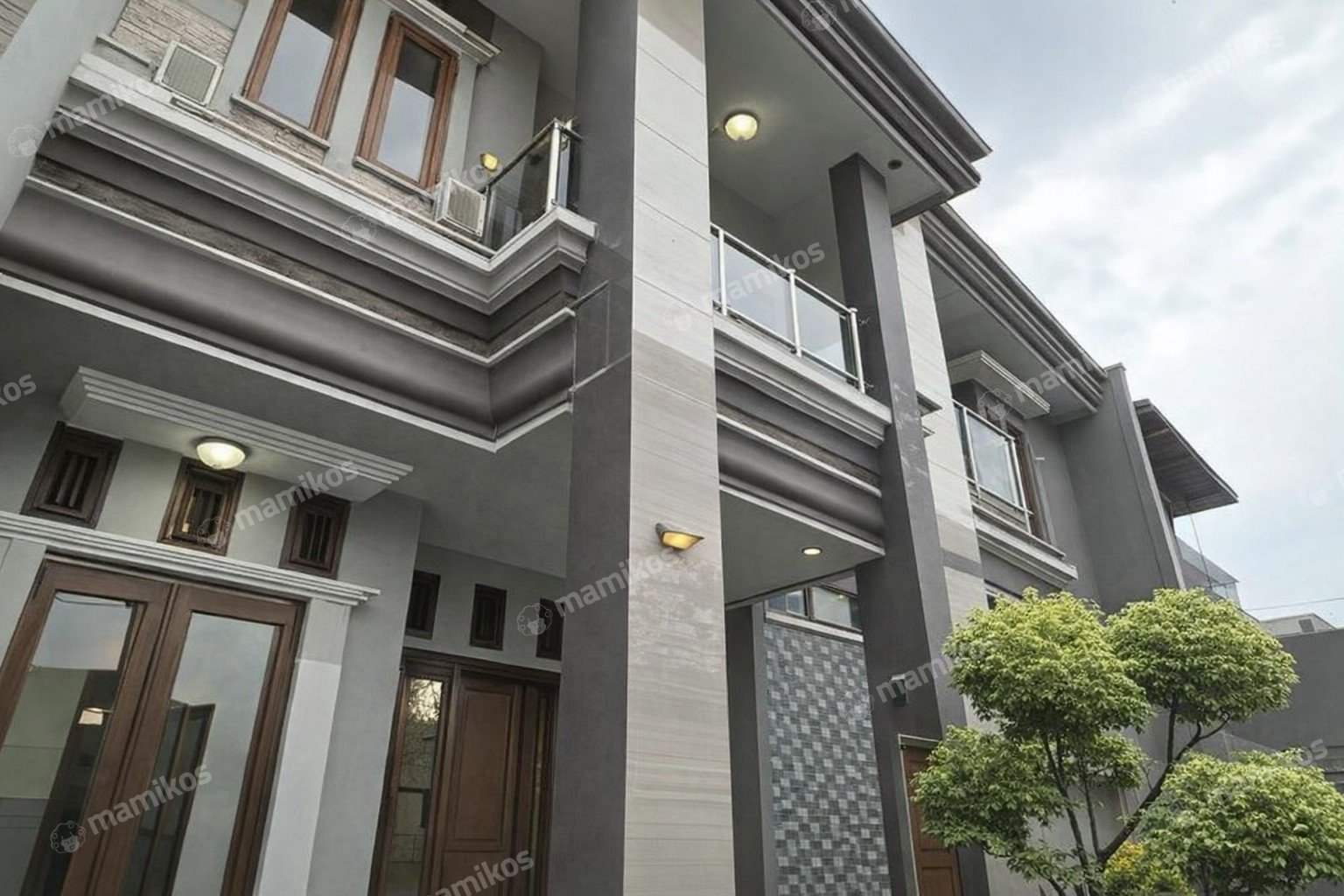 Rumah Sertifikat SHM 5 Kamar Tidur 6 Kamar Mandi Pondok Kelapa Jakarta Timur