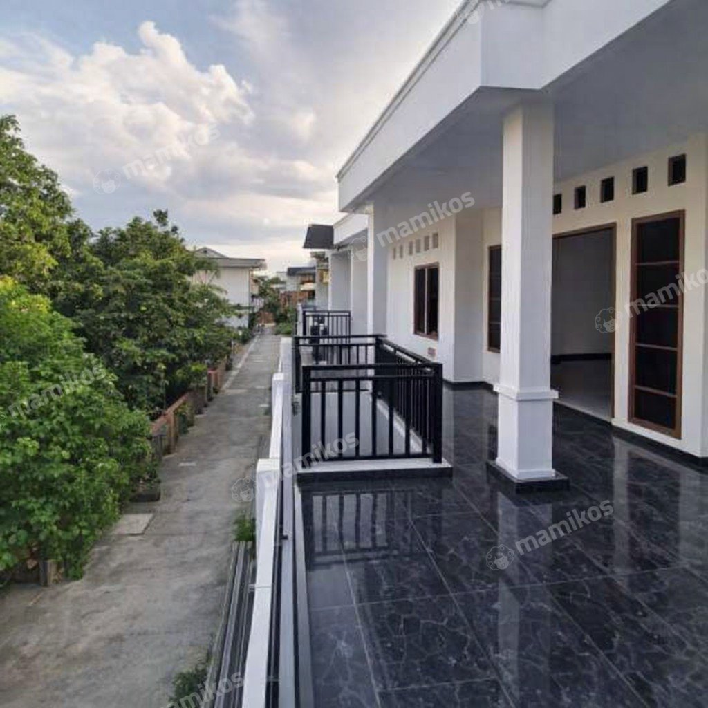 Rumah Sertifikat SHM 4 Kamar Tidur 4 Kamar Mandi Duren Sawit Jakarta Timur - Photo 2