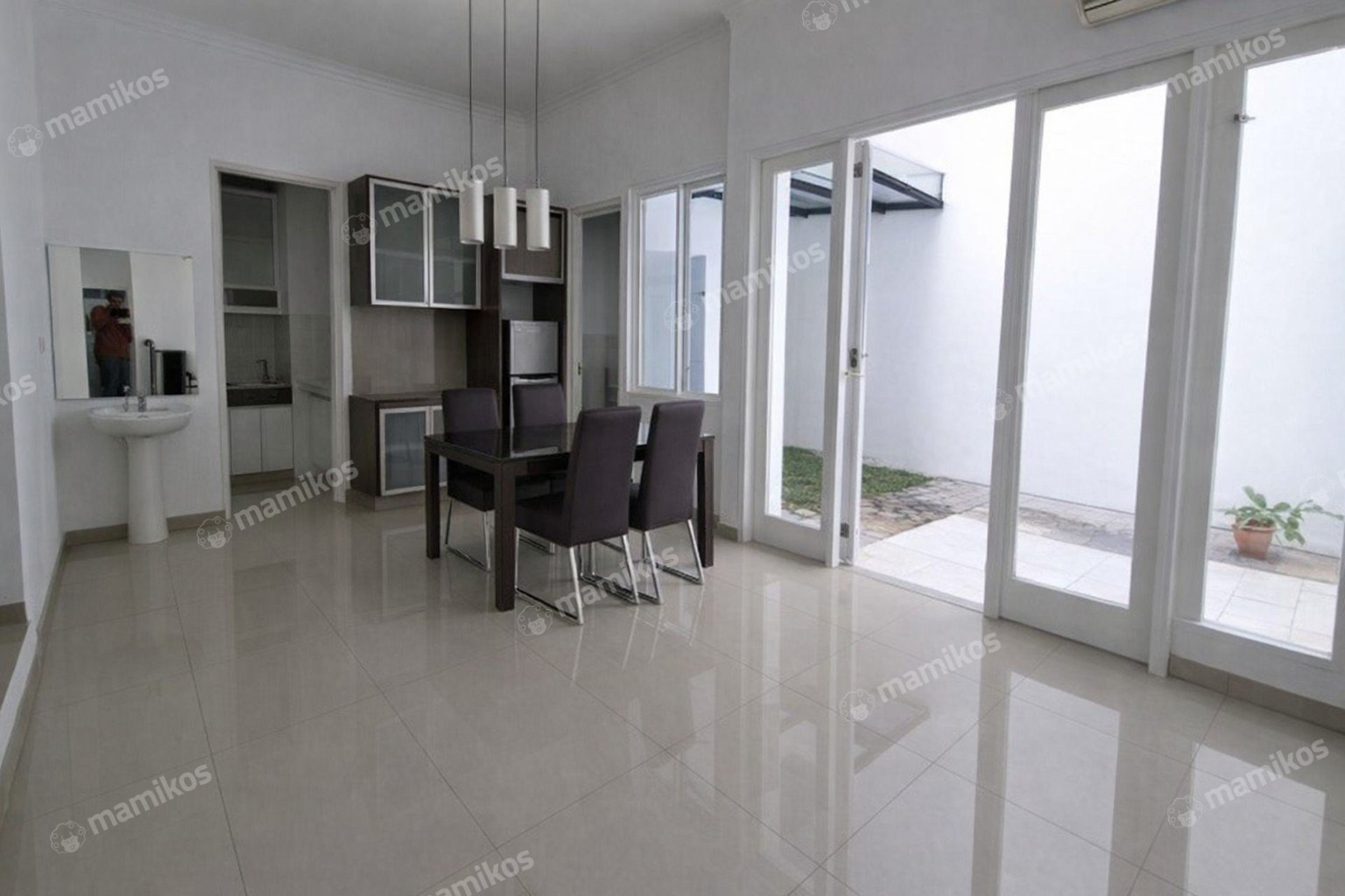 Rumah Sertifikat SHM 3 Kamar Tidur 3 Kamar Mandi Kembangan Jakarta Barat - Photo 4