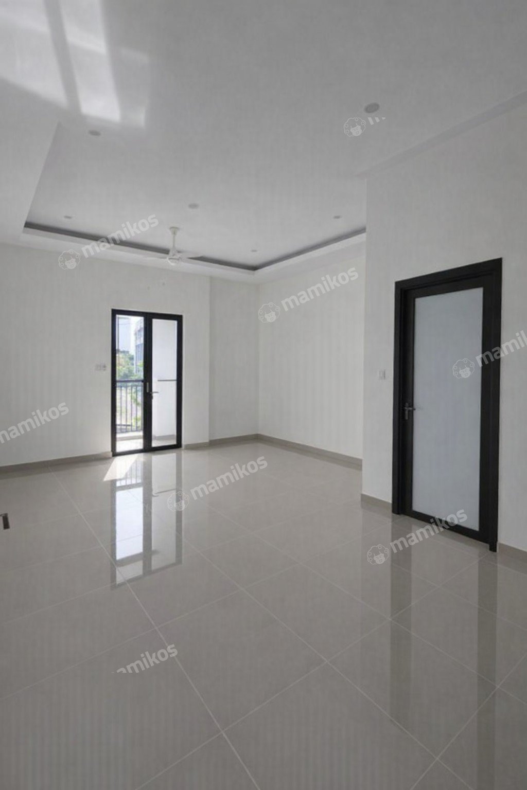 Rumah Sertifikat SHM 3 Kamar Tidur 3 Kamar Mandi Joglo Jakarta Barat - Photo 2