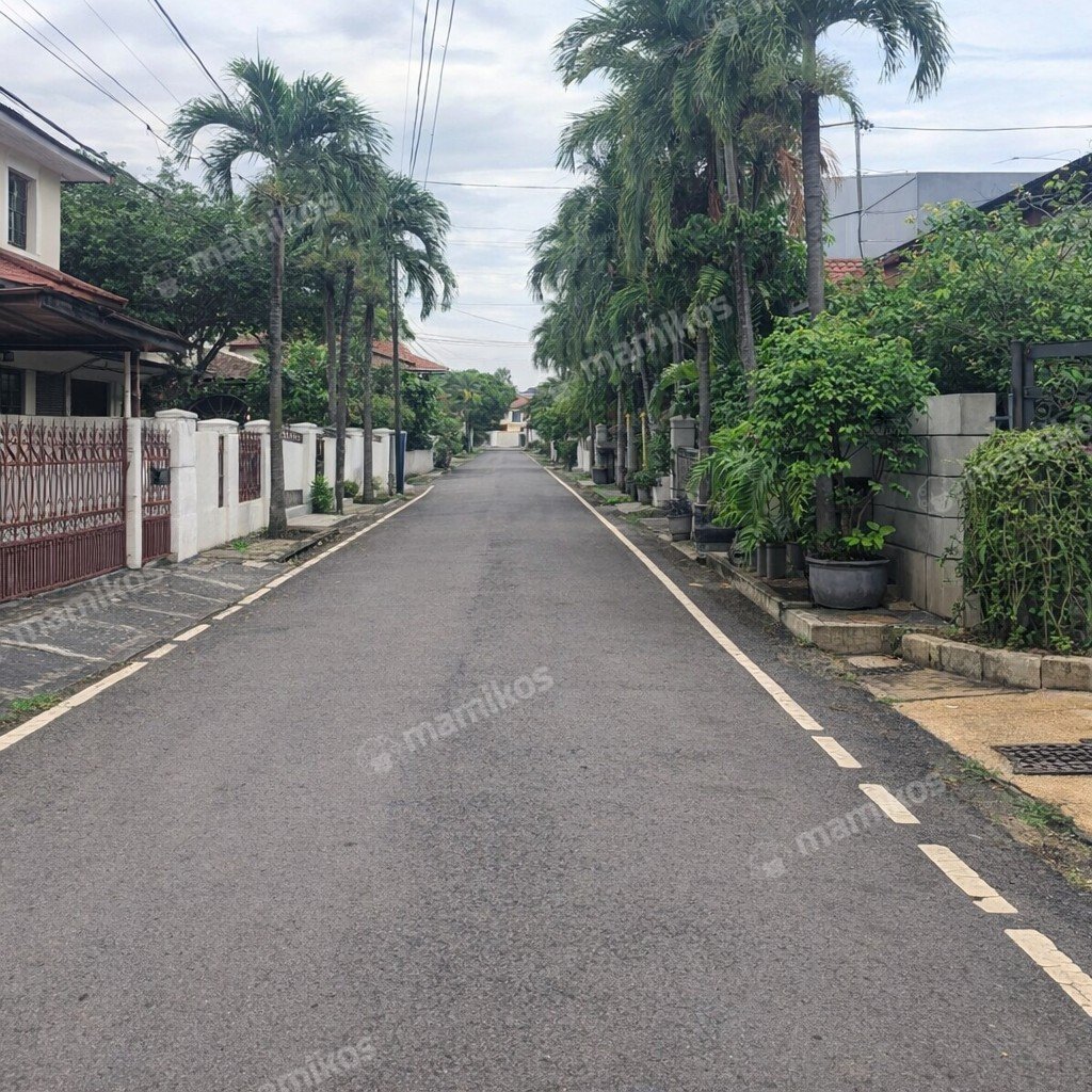 Rumah Sertifikat SHM 7 Kamar Tidur 4 Kamar Mandi Duren Sawit Jakarta Timur - Photo 2