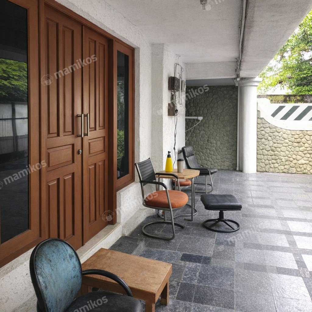 Rumah Sertifikat SHM 5 Kamar Tidur 4 Kamar Mandi Tomang Jakarta Barat - Photo 2