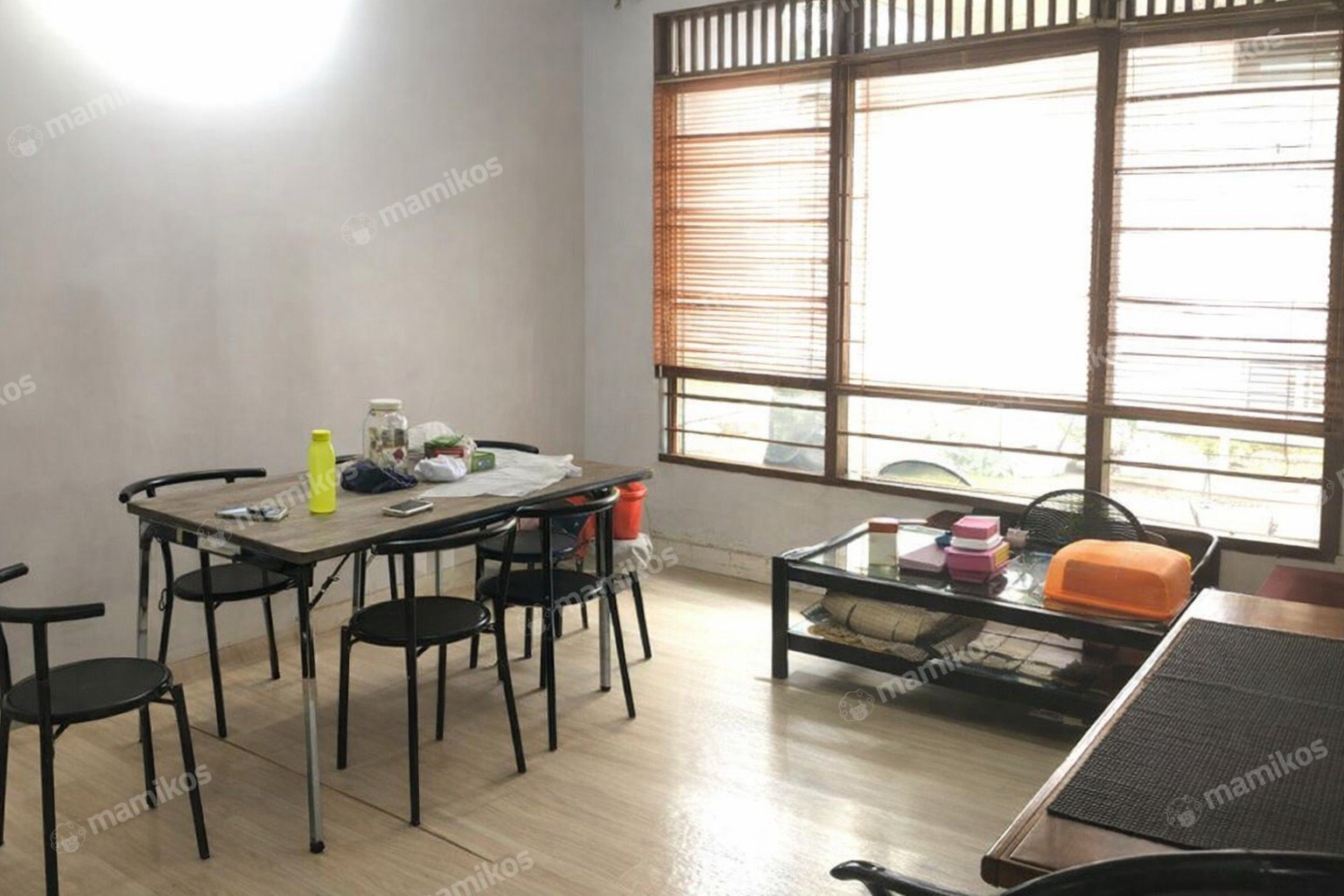 Rumah Sertifikat SHM 5 Kamar Tidur 2 Kamar Mandi Veteran Jakarta Selatan