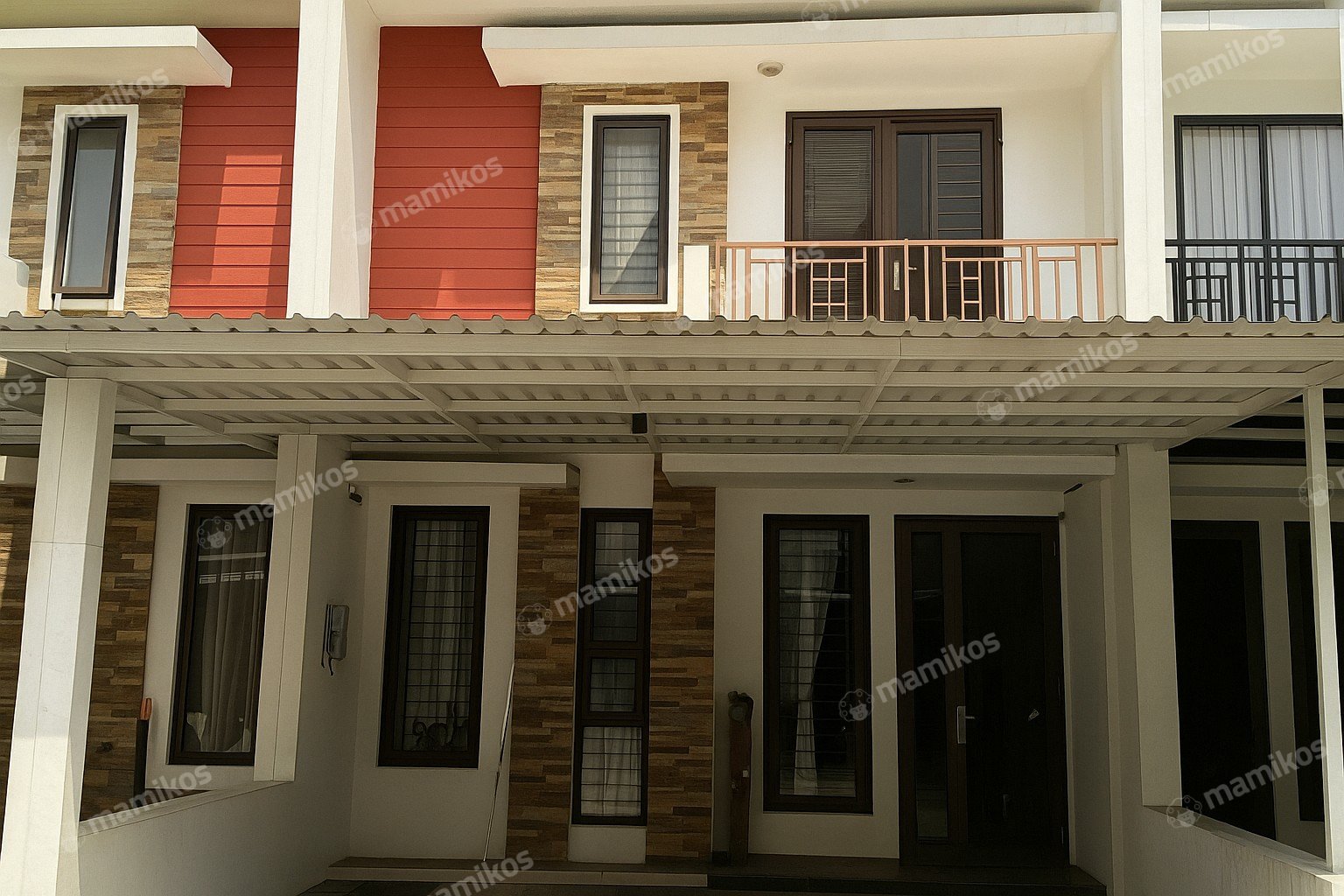 Rumah Sertifikat SHM 4 Kamar Tidur 2 Kamar Mandi Green Lake City Jakarta Barat