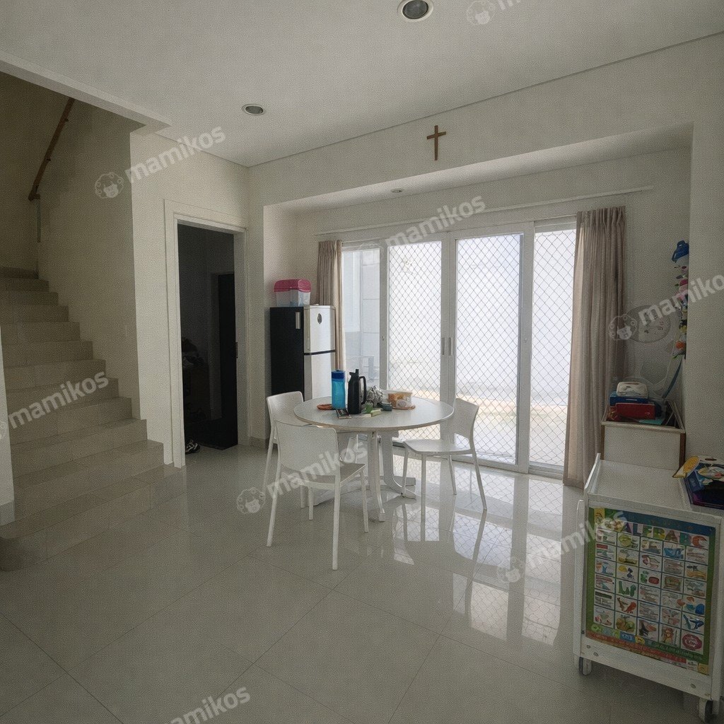 Rumah Sertifikat SHM 4 Kamar Tidur 3 Kamar Mandi Green Lake City Jakarta Barat - Photo 3