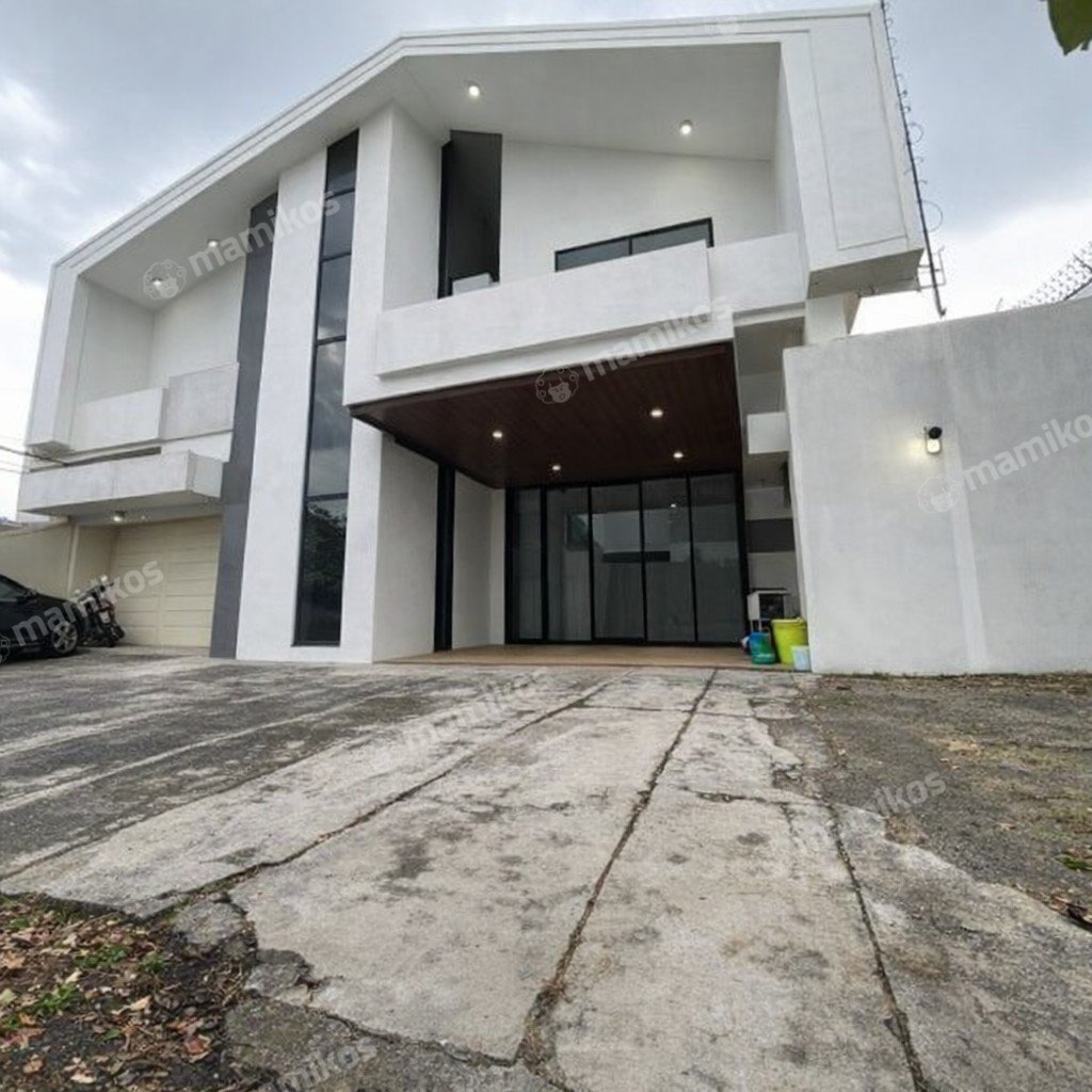 Rumah Sertifikat SHM 4 Kamar Tidur 4 Kamar Mandi Kemang Jakarta Selatan - Photo 3