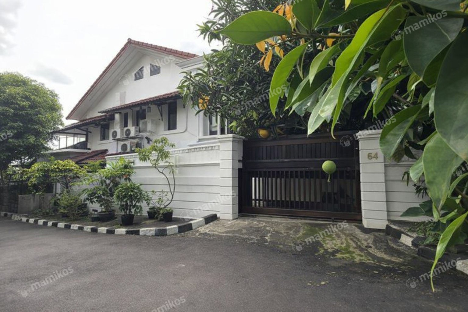 Rumah Sertifikat SHM 4 Kamar Tidur 2 Kamar Mandi Pulomas Jakarta Timur