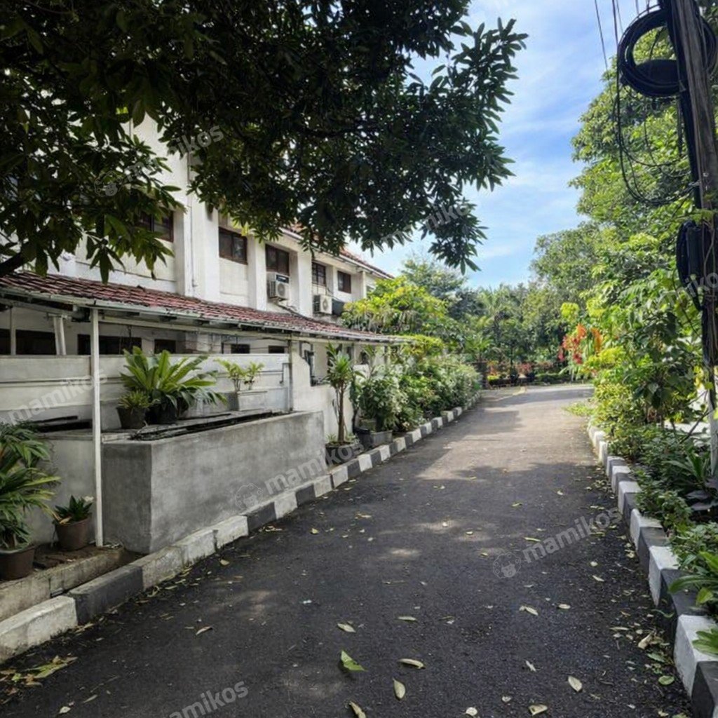 Rumah Sertifikat SHM 4 Kamar Tidur 2 Kamar Mandi Pulomas Jakarta Timur - Photo 2