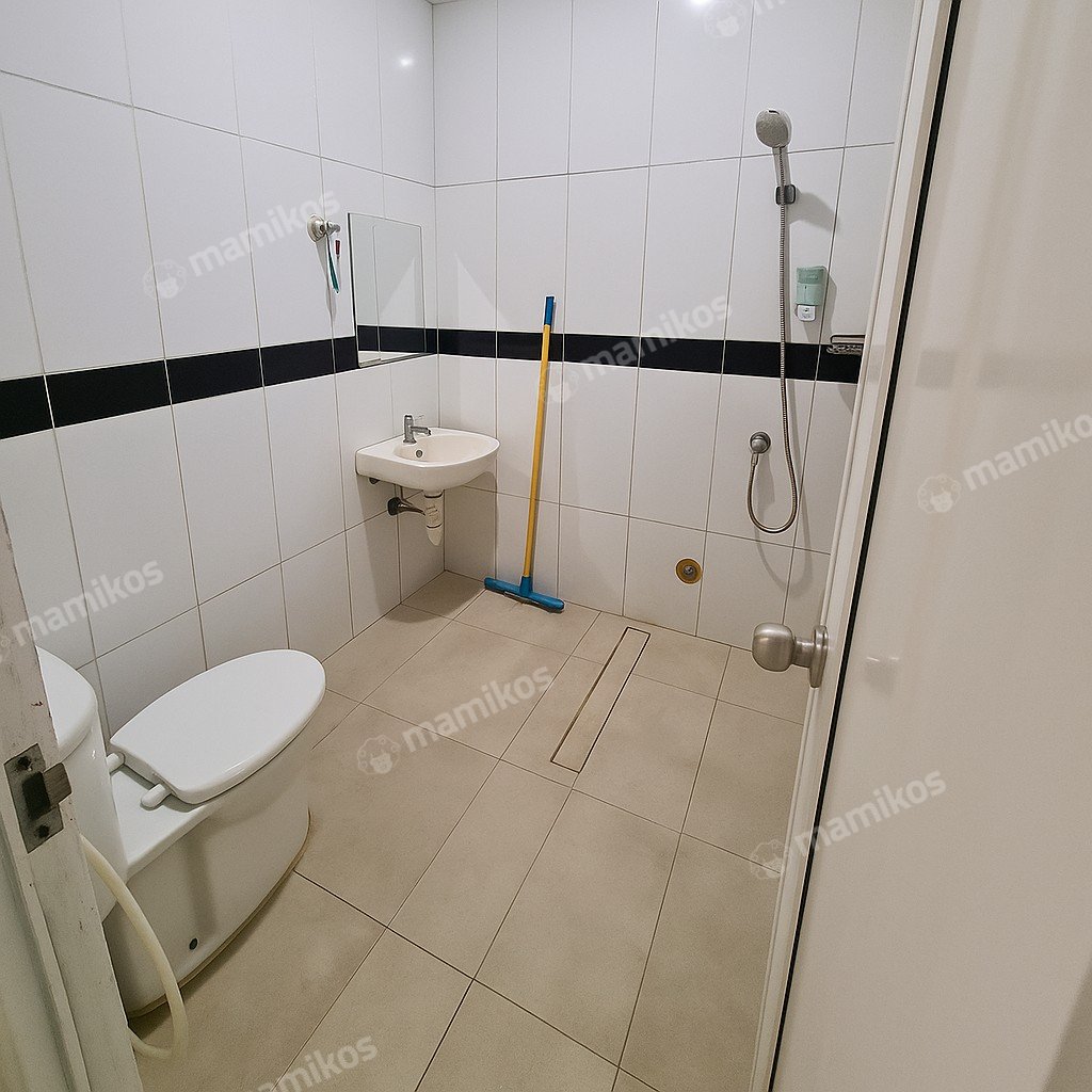 Rumah Sertifikat SHM 3 Kamar Tidur 3 Kamar Mandi Kota Wisata Jakarta Timur - Photo 4
