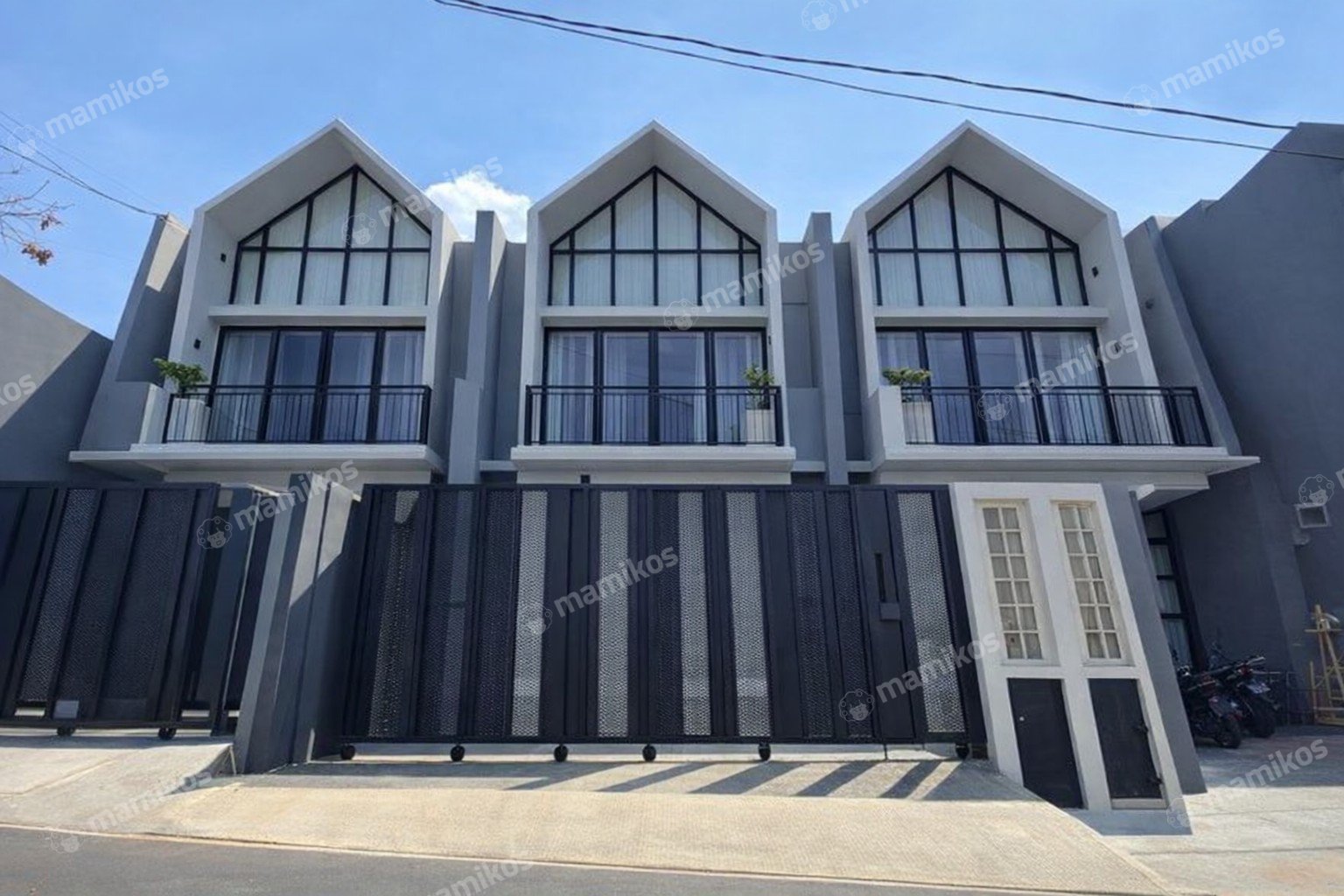 Rumah Sertifikat SHM 3 Kamar Tidur 3 Kamar Mandi Kramat Jati Jakarta Timur