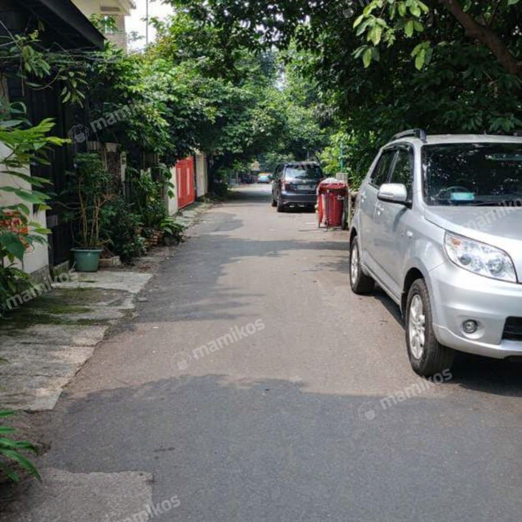 Rumah 3 Kamar Tidur 3 Kamar Mandi 2 Lantai Kuningan Jakarta Selatan - Photo 3