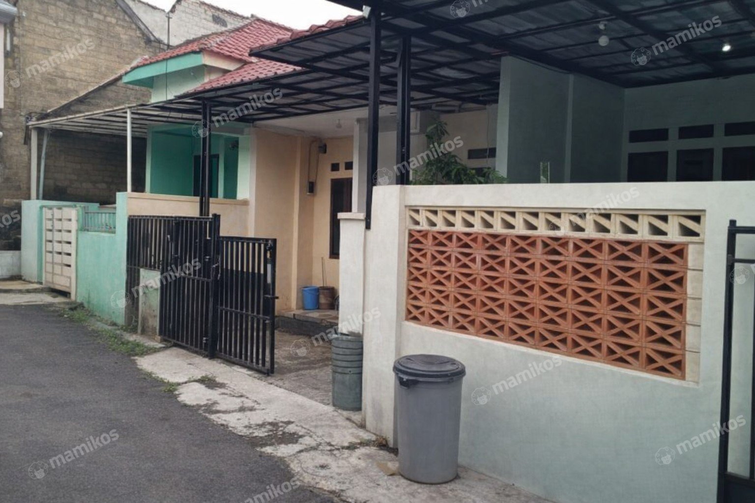 Rumah Sertifikat SHM 3 Kamar Tidur 2 Kamar Mandi Cipedak Jakarta Selatan - Photo 3