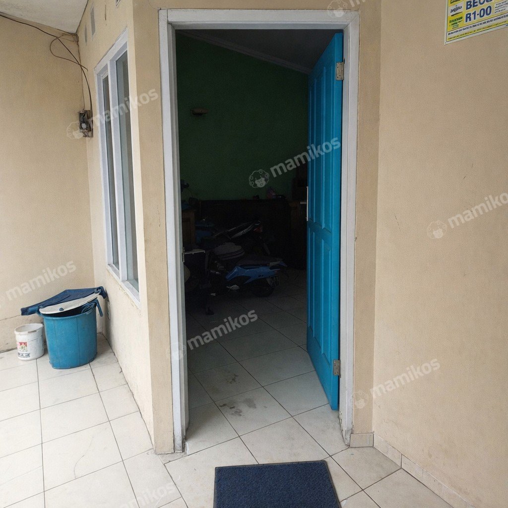 Rumah Sertifikat SHM 3 Kamar Tidur 2 Kamar Mandi Cipedak Jakarta Selatan - Photo 4